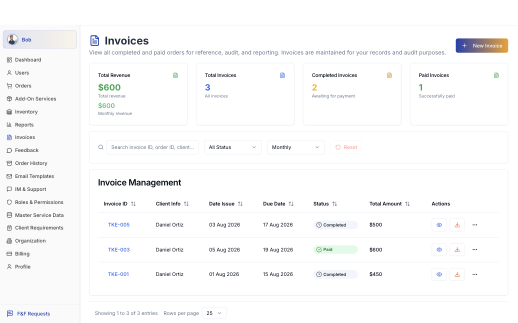 BuildLinks invoices list showing invoice status and total amount